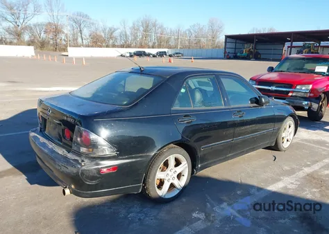 2002 Lexus Is 300 z USA, uszkodzony, nr VIN JTHBD192020052754